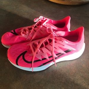 Nike Tennis Shoes